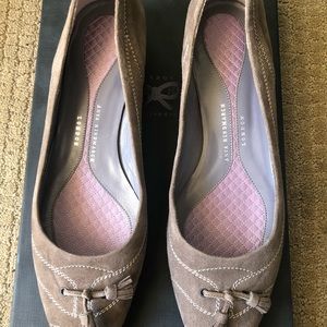 Anya Hindmarch taupe suede kitten heel shoes - NEW